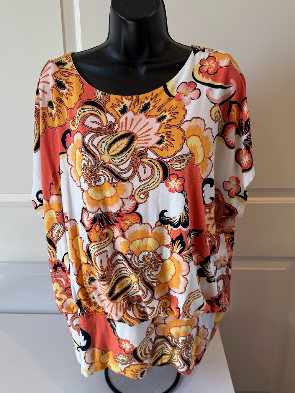 Chico's Floral Scoop Neck Tunic in Coral, Yellow & White